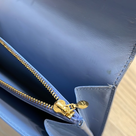 Authentic Louis Vuitton LV Vernis Light Blue wallet/ clutch - Picture 11 of 14